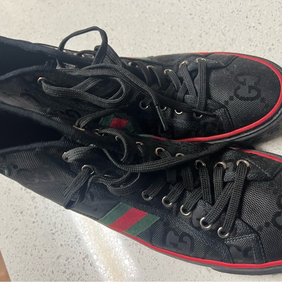 Men's Gucci
Off The Grid high top sneaker
Style: 628717H9H801074 - Picture 4 of 5